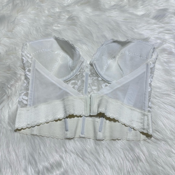 ⬇️$30 Carnival white lace corset lingerie size 40B - Picture 2 of 4